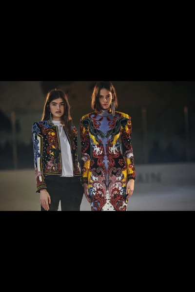 Look 19